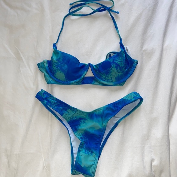 Bikini set - Picture 1 of 4